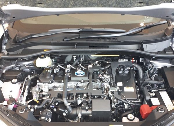 C-HRの4WD（4輪駆動）か、ハイブリッドか？悩んでいる方に ｜ トヨタC 